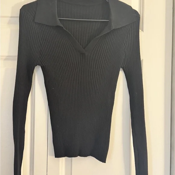 5 Sweater Bundle - Picture 4 of 7